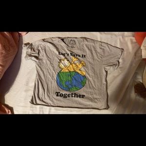 Large grey Garfield cropped shirt.